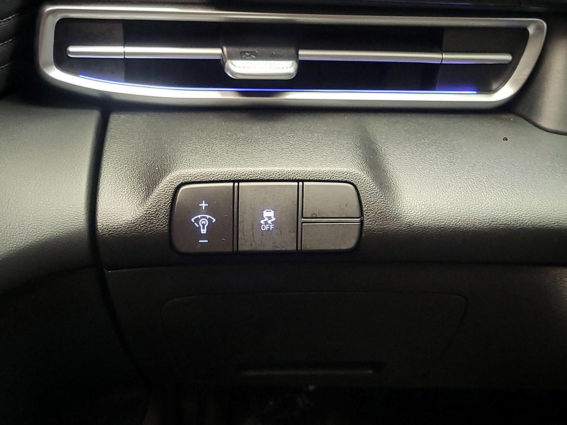 Thumbnail: 2025 Hyundai Elantra - 13