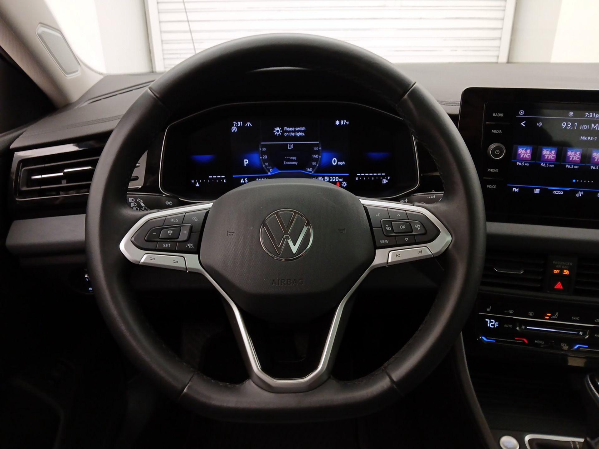 Thumbnail: 2025 Volkswagen Jetta - 10