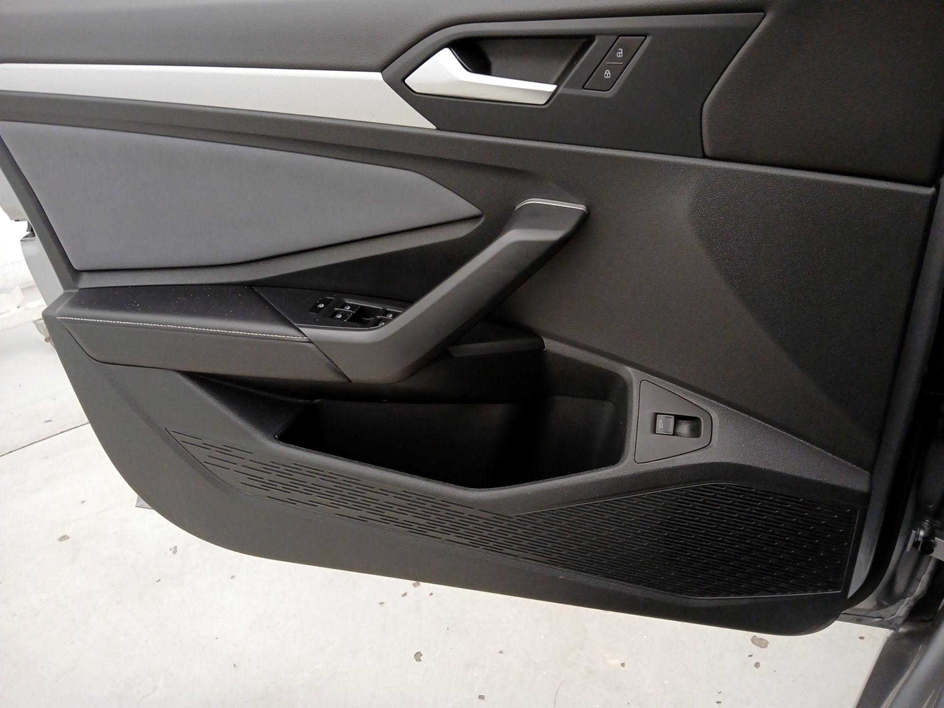 Thumbnail: 2025 Volkswagen Jetta - 12