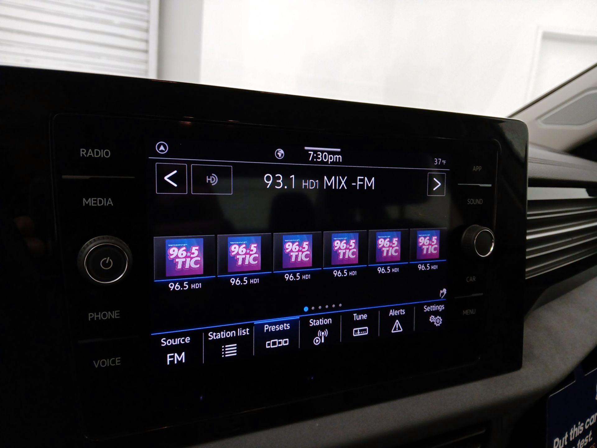 Thumbnail: 2025 Volkswagen Jetta - 15