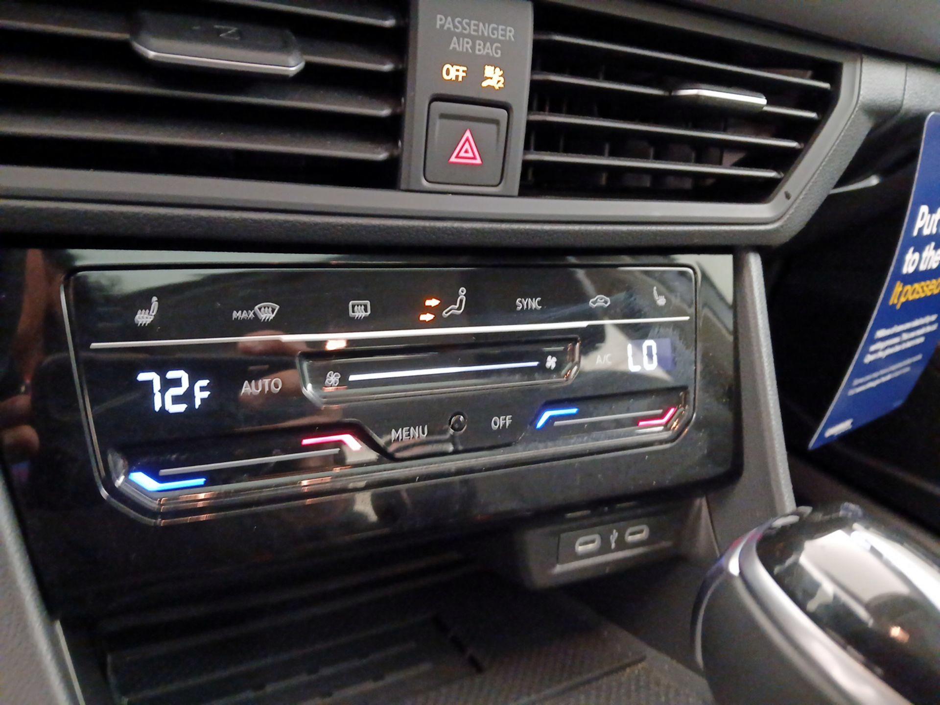 Thumbnail: 2025 Volkswagen Jetta - 16