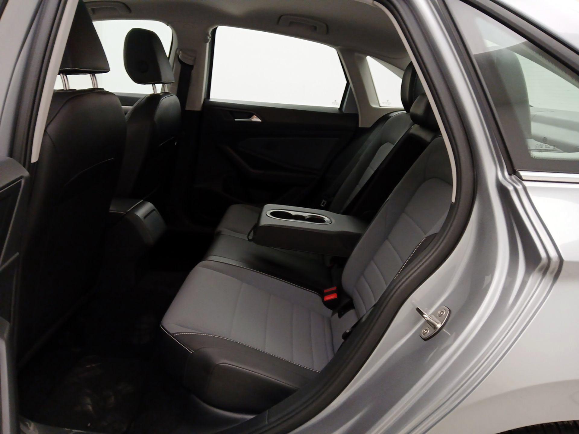 Thumbnail: 2025 Volkswagen Jetta - 20