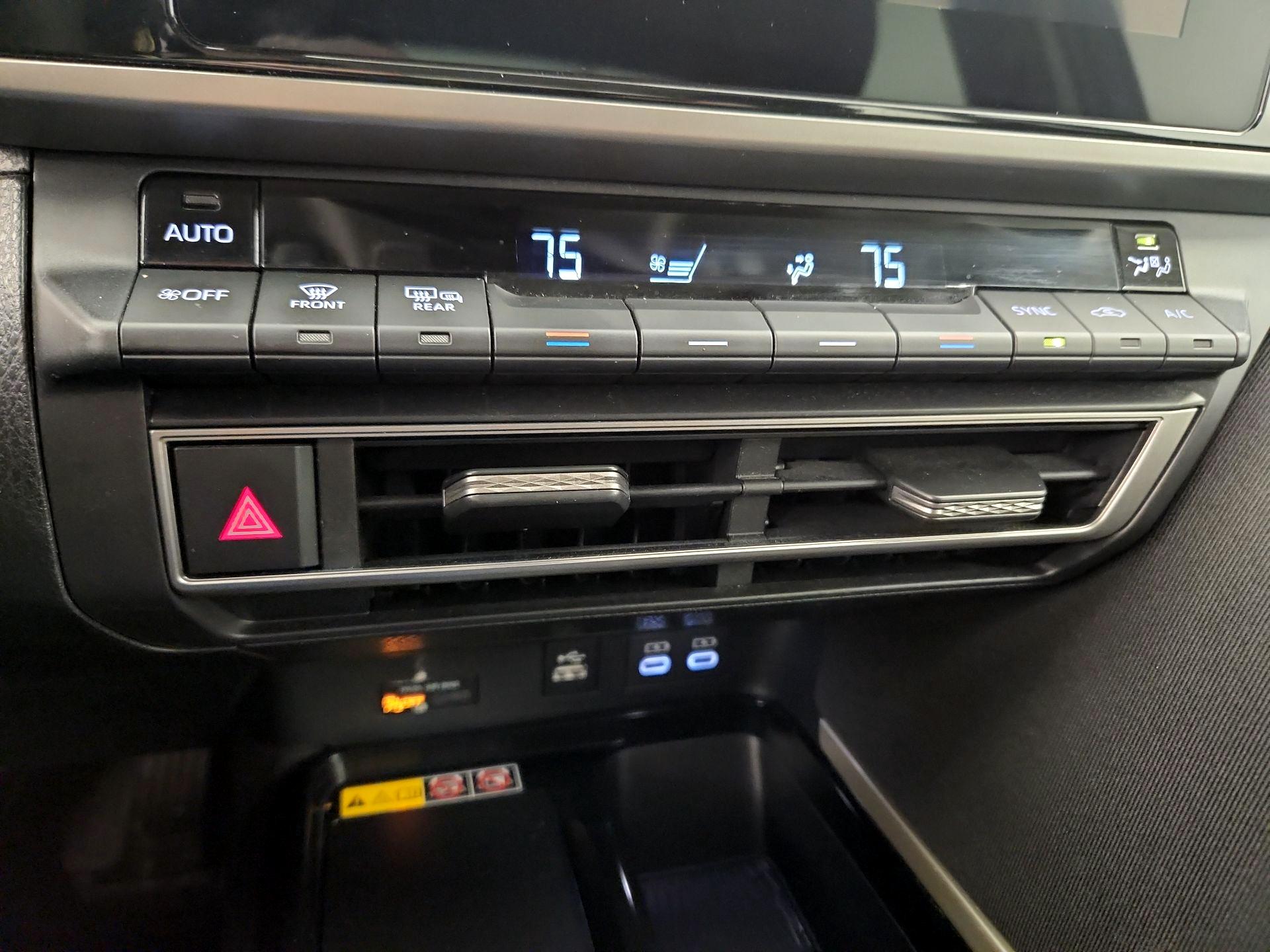 Thumbnail: 2025 Toyota Camry - 17