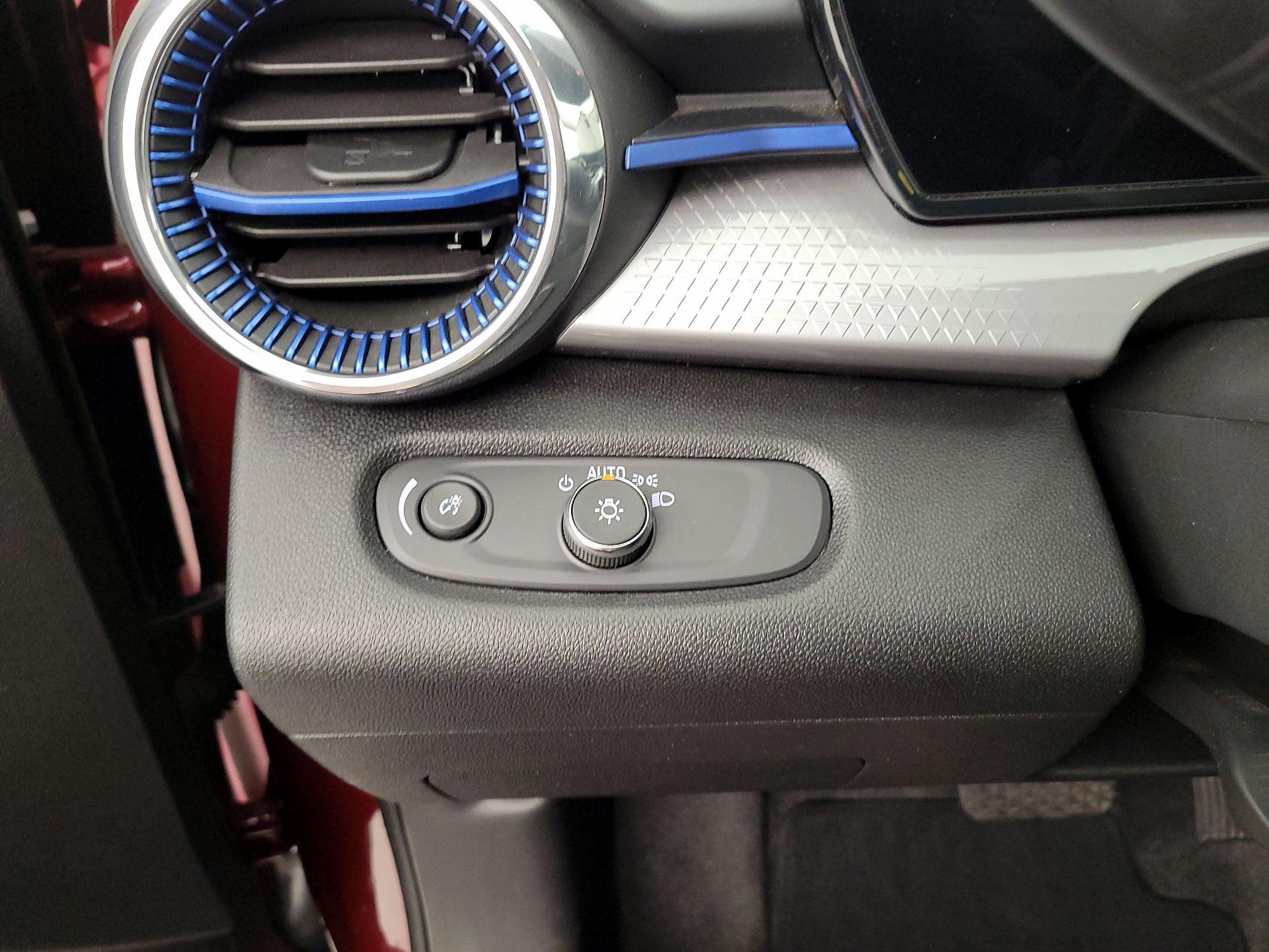 Thumbnail: 2025 Chevrolet Trax - 13