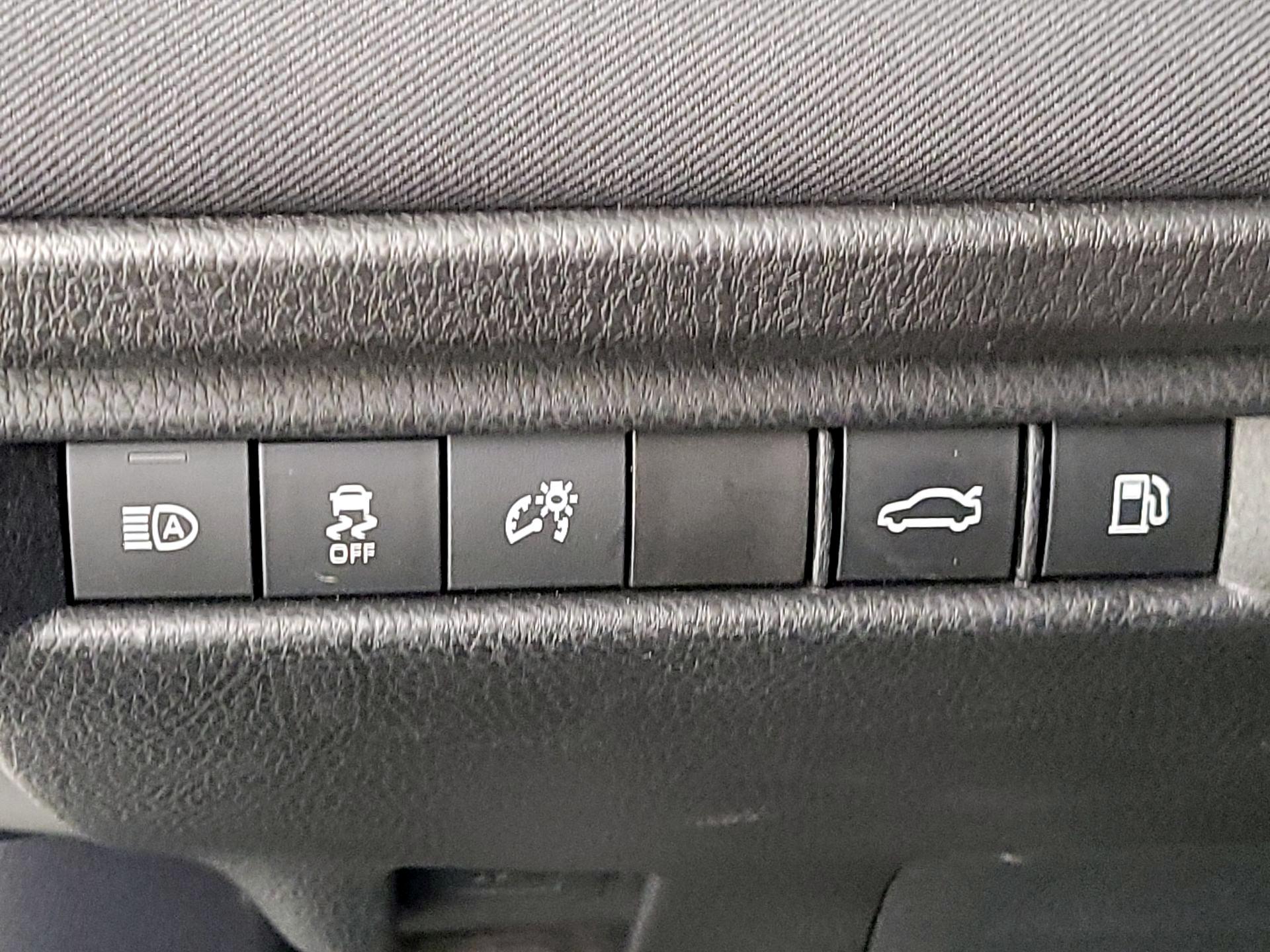 Thumbnail: 2025 Toyota Camry - 13