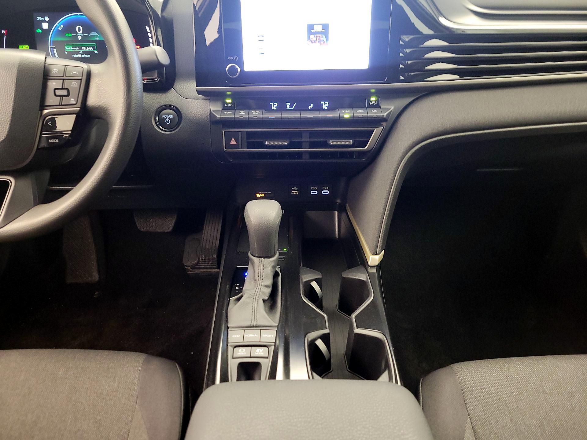 Thumbnail: 2025 Toyota Camry - 17