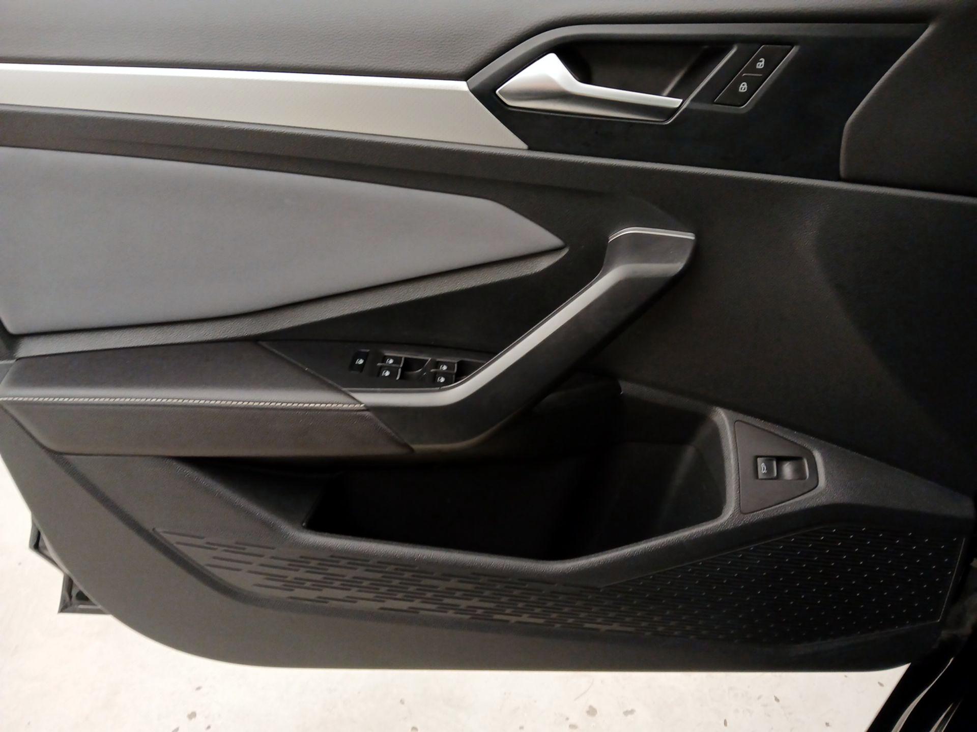 Thumbnail: 2025 Volkswagen Jetta - 12