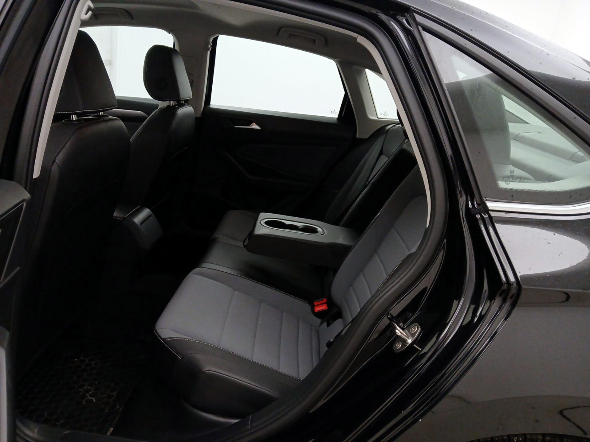 Thumbnail: 2025 Volkswagen Jetta - 20