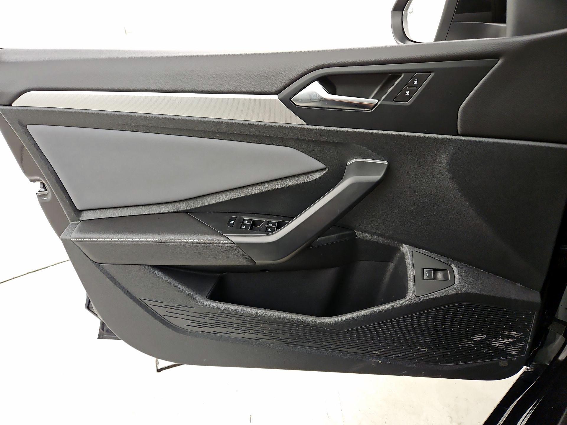 Thumbnail: 2025 Volkswagen Jetta - 12