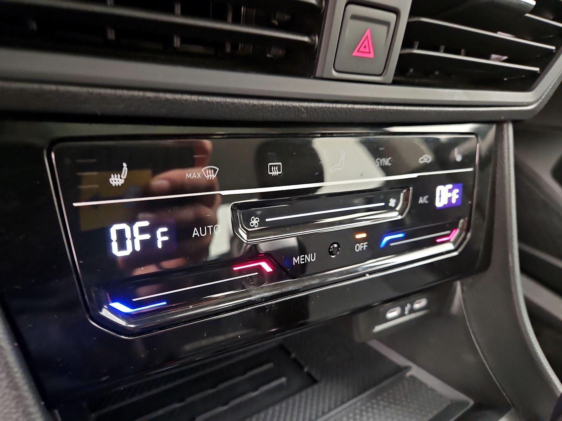 Thumbnail: 2025 Volkswagen Jetta - 16