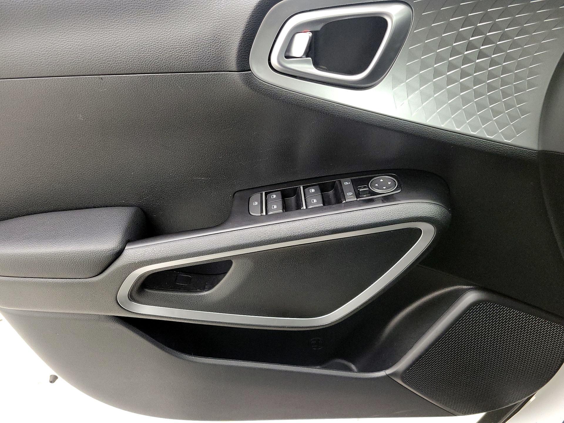 Thumbnail: 2025 Kia Soul - 12