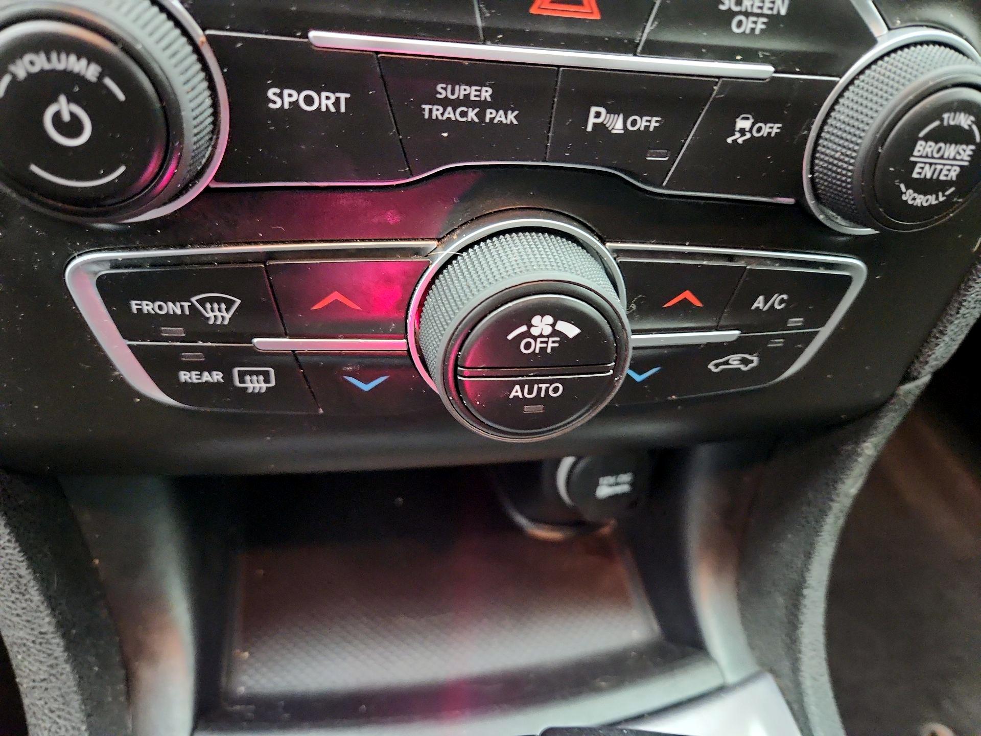 Thumbnail: 2021 Dodge Charger - 16