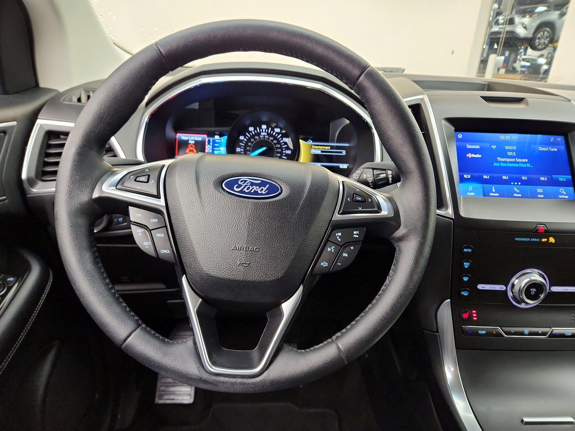 Thumbnail: 2020 Ford Edge - 10