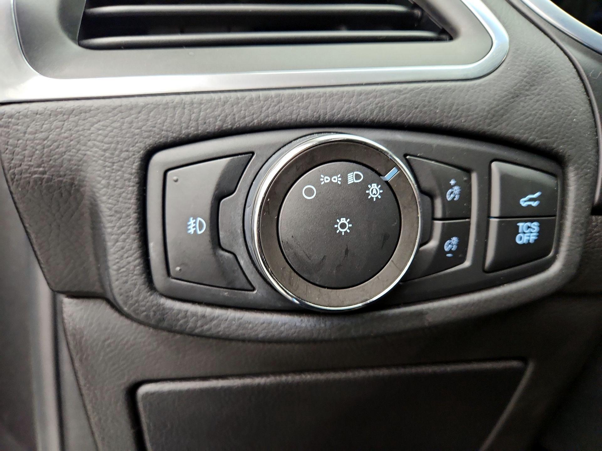 Thumbnail: 2020 Ford Edge - 13