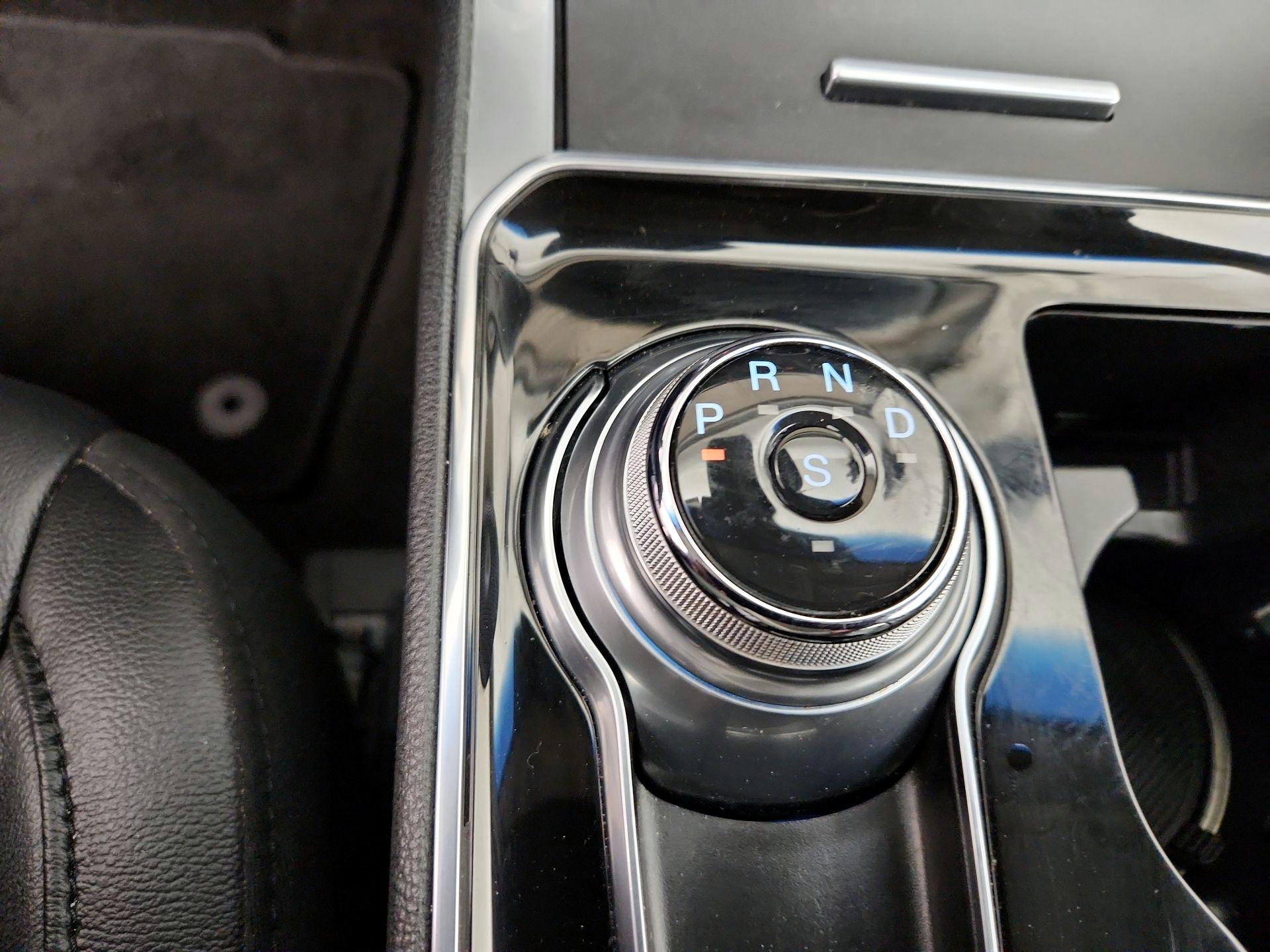 Thumbnail: 2020 Ford Edge - 17