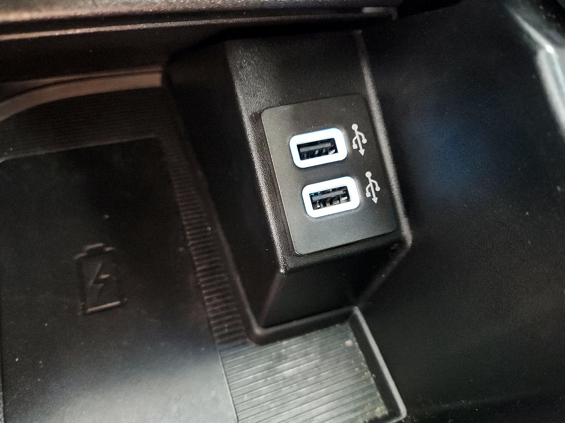 Thumbnail: 2020 Ford Edge - 18