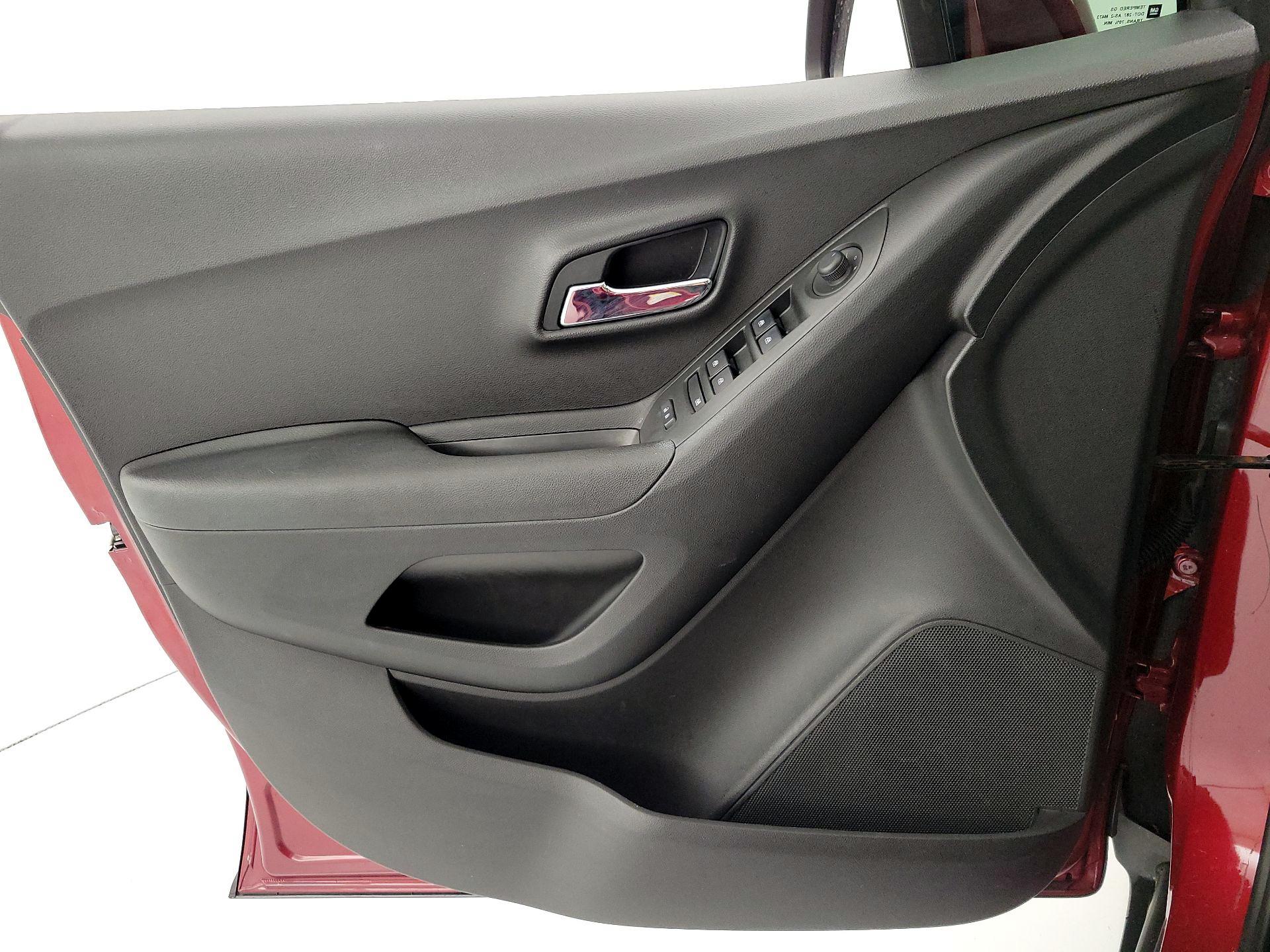 Thumbnail: 2019 Chevrolet Trax - 12