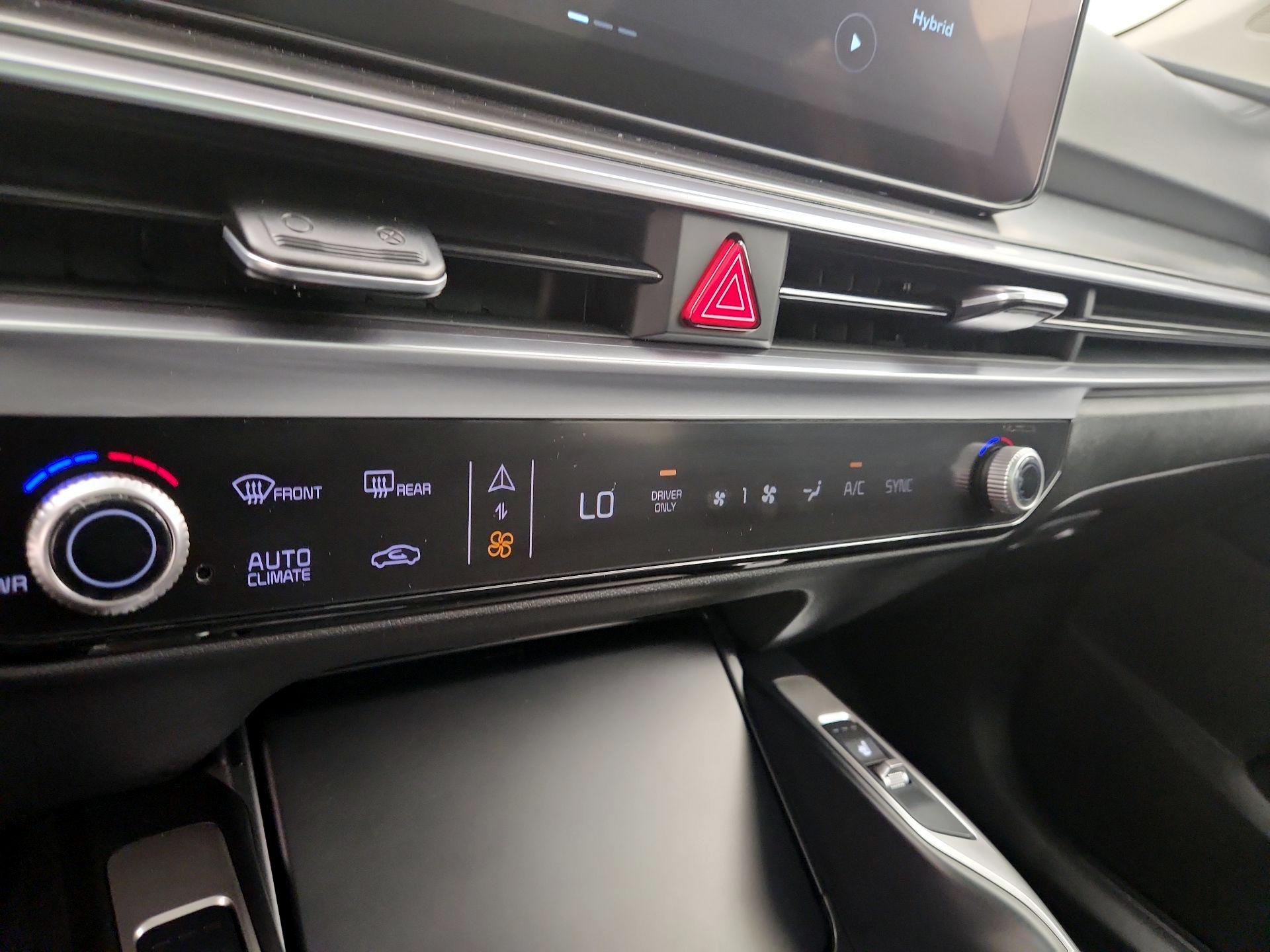 Thumbnail: 2025 Kia Sorento - 17