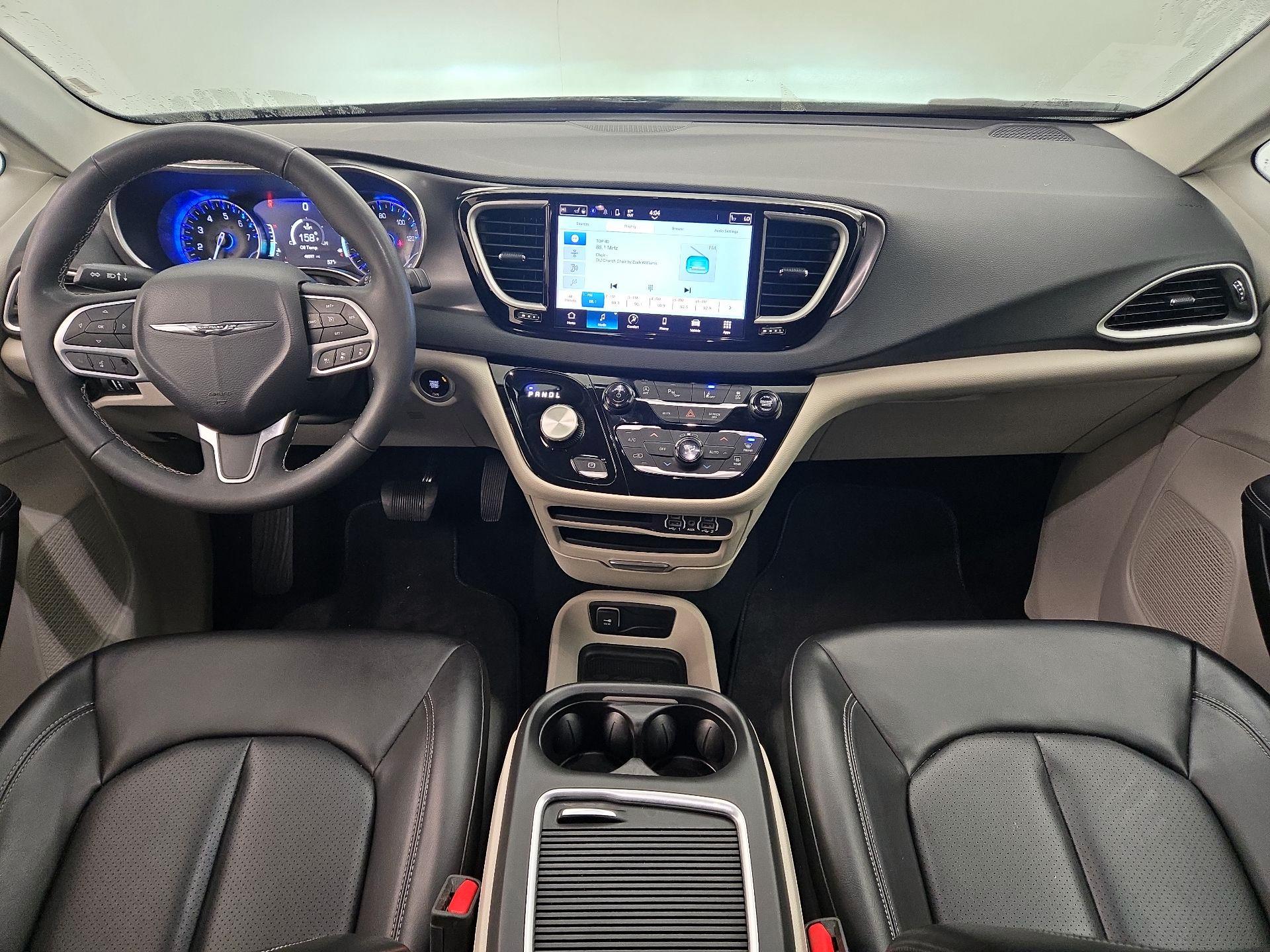 Thumbnail: 2023 Chrysler Pacifica - 9