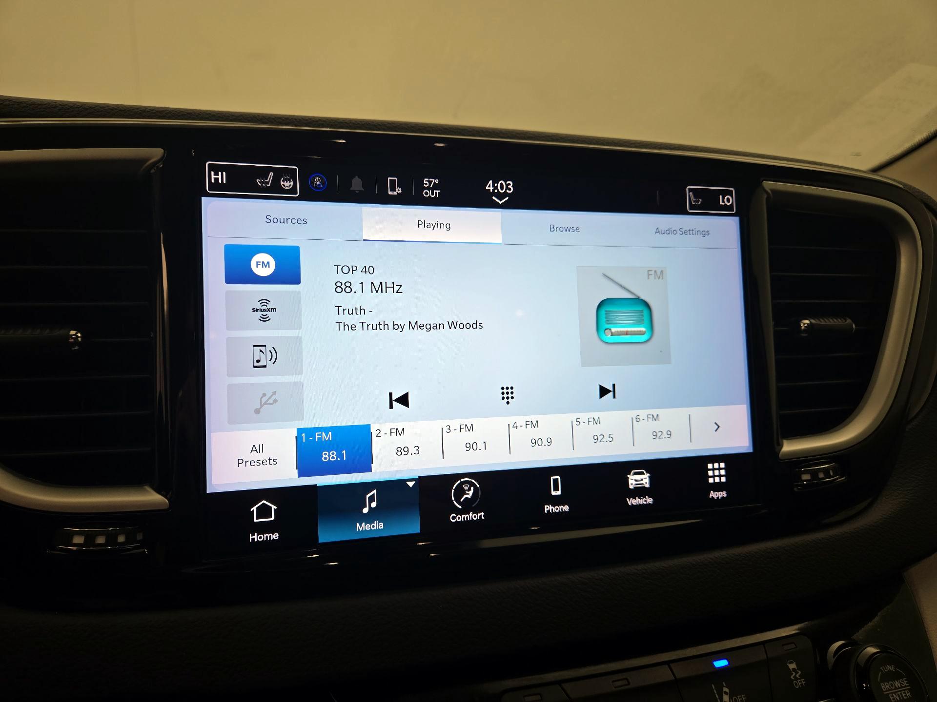 Thumbnail: 2023 Chrysler Pacifica - 15