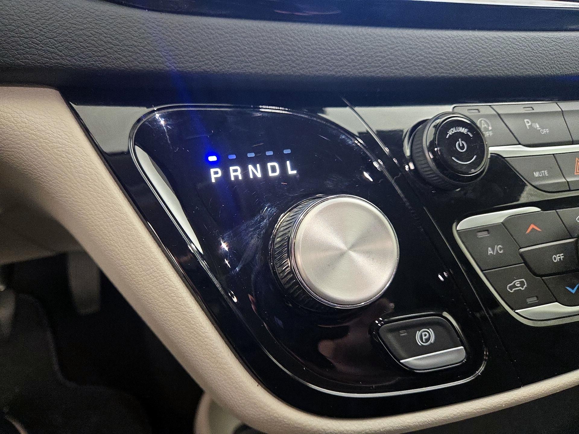 Thumbnail: 2023 Chrysler Pacifica - 17