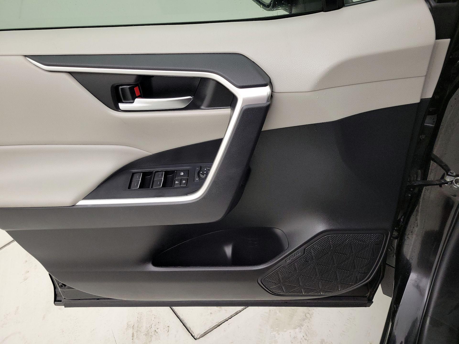 Thumbnail: 2023 Toyota RAV4 - 12