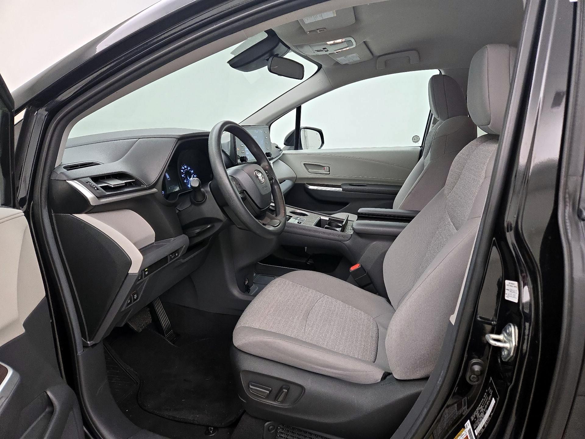 Thumbnail: 2024 Toyota Sienna - 11