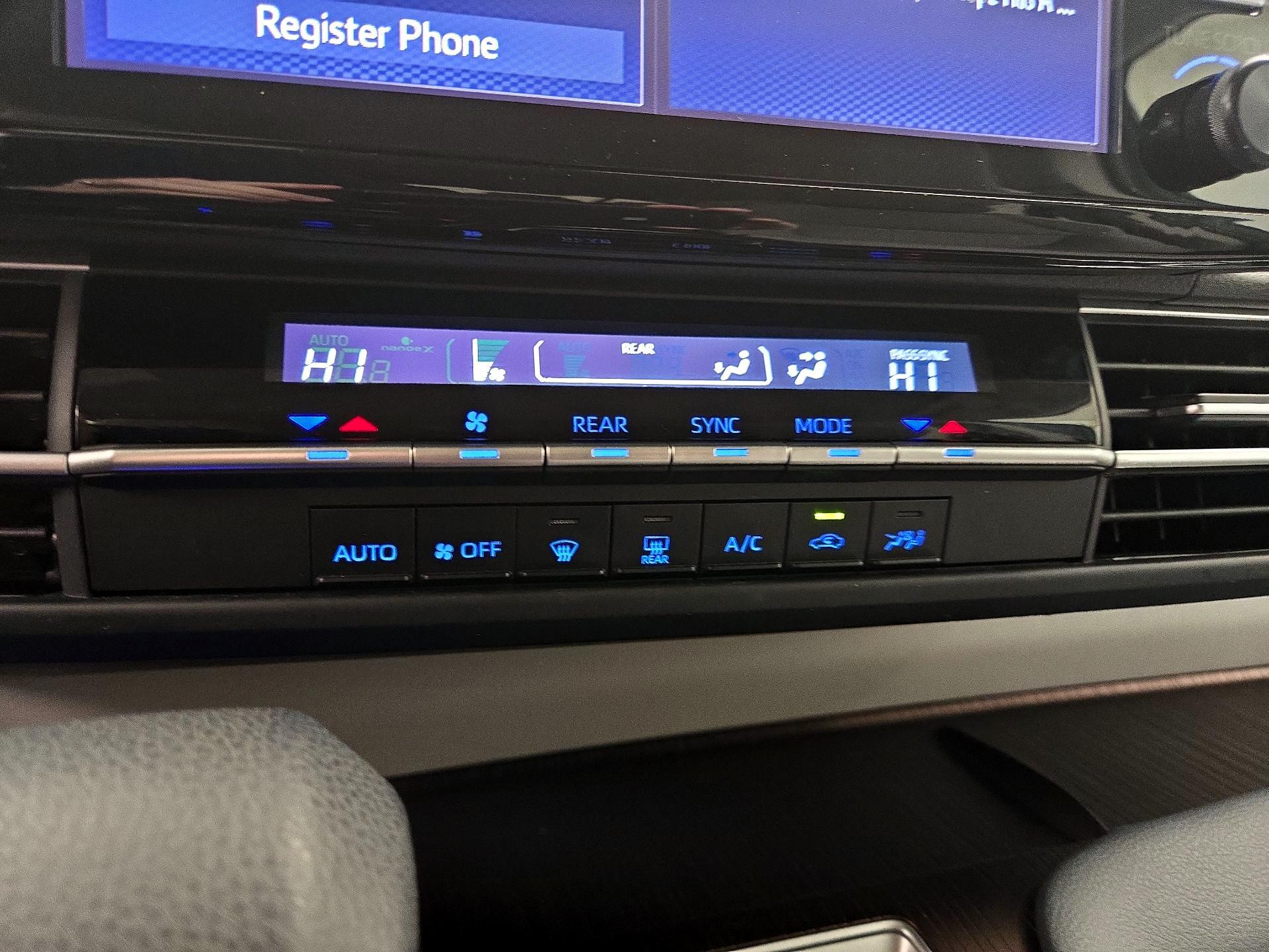 Thumbnail: 2024 Toyota Sienna - 16