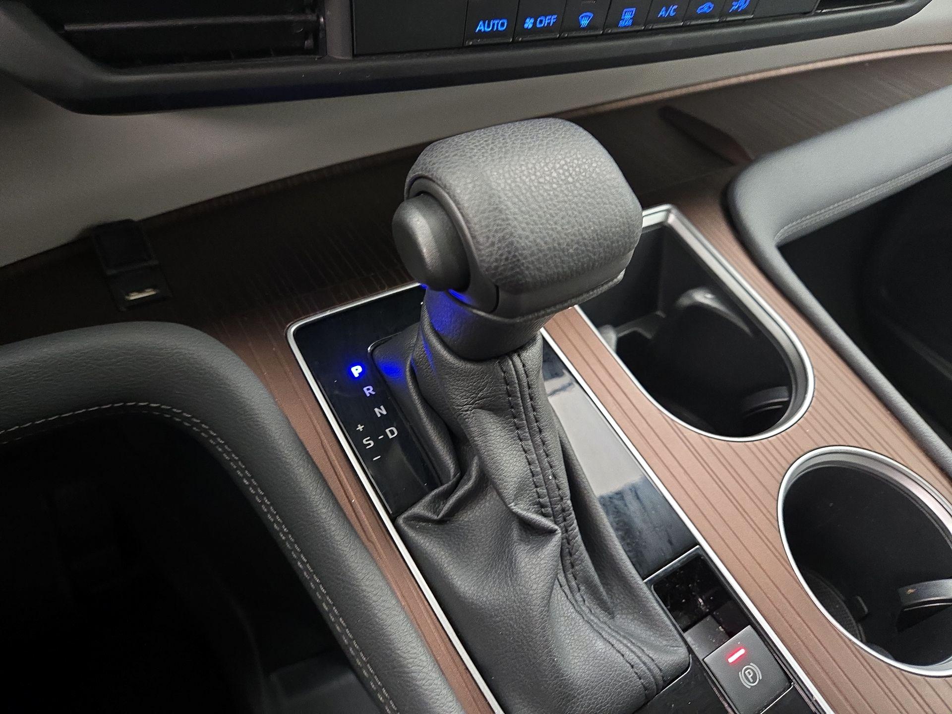 Thumbnail: 2024 Toyota Sienna - 17