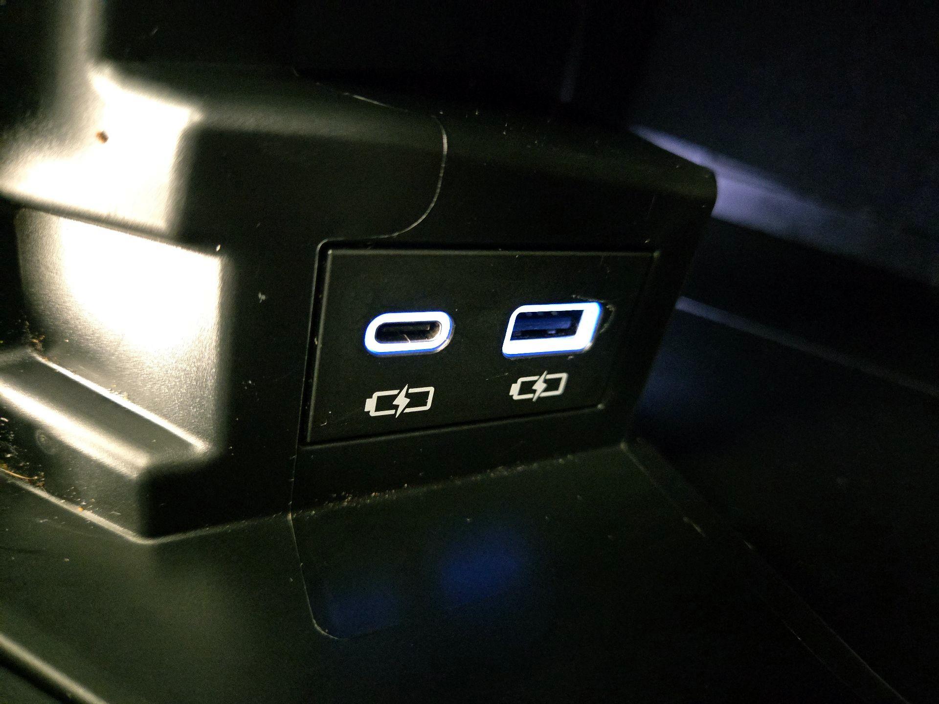 Thumbnail: 2024 Toyota Sienna - 18