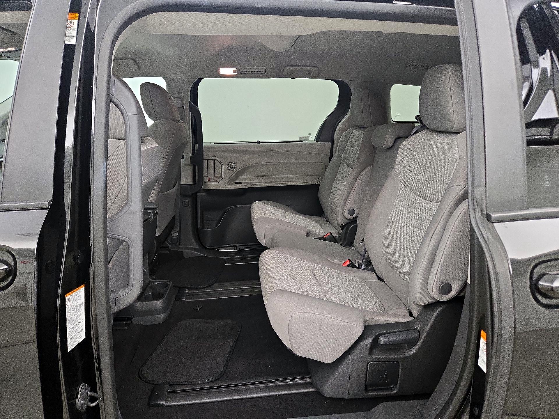 Thumbnail: 2024 Toyota Sienna - 19