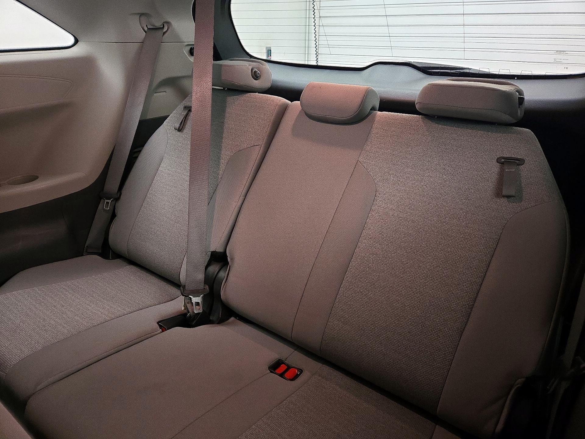 Thumbnail: 2024 Toyota Sienna - 20