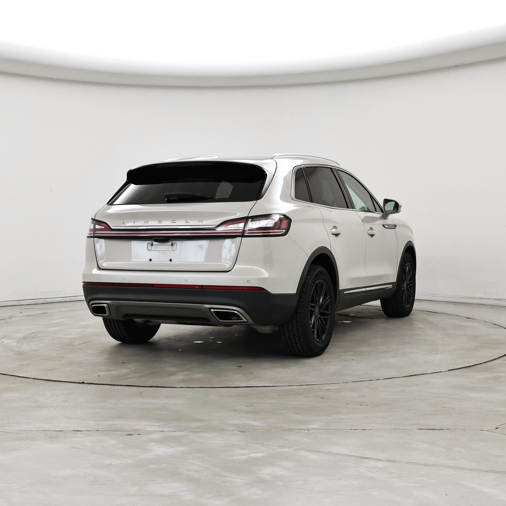 Thumbnail: 2023 Lincoln Nautilus - 8