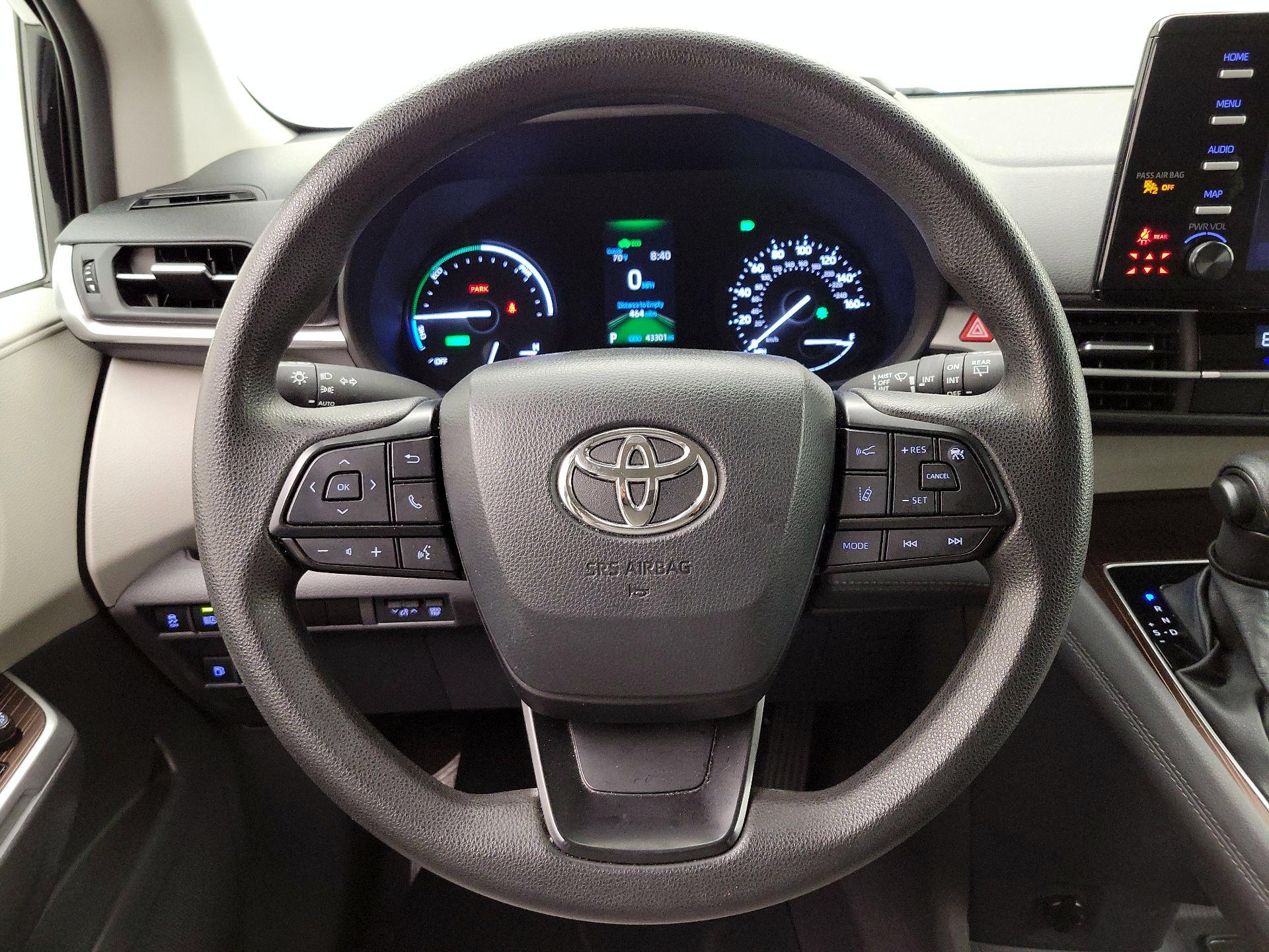 Thumbnail: 2024 Toyota Sienna - 10