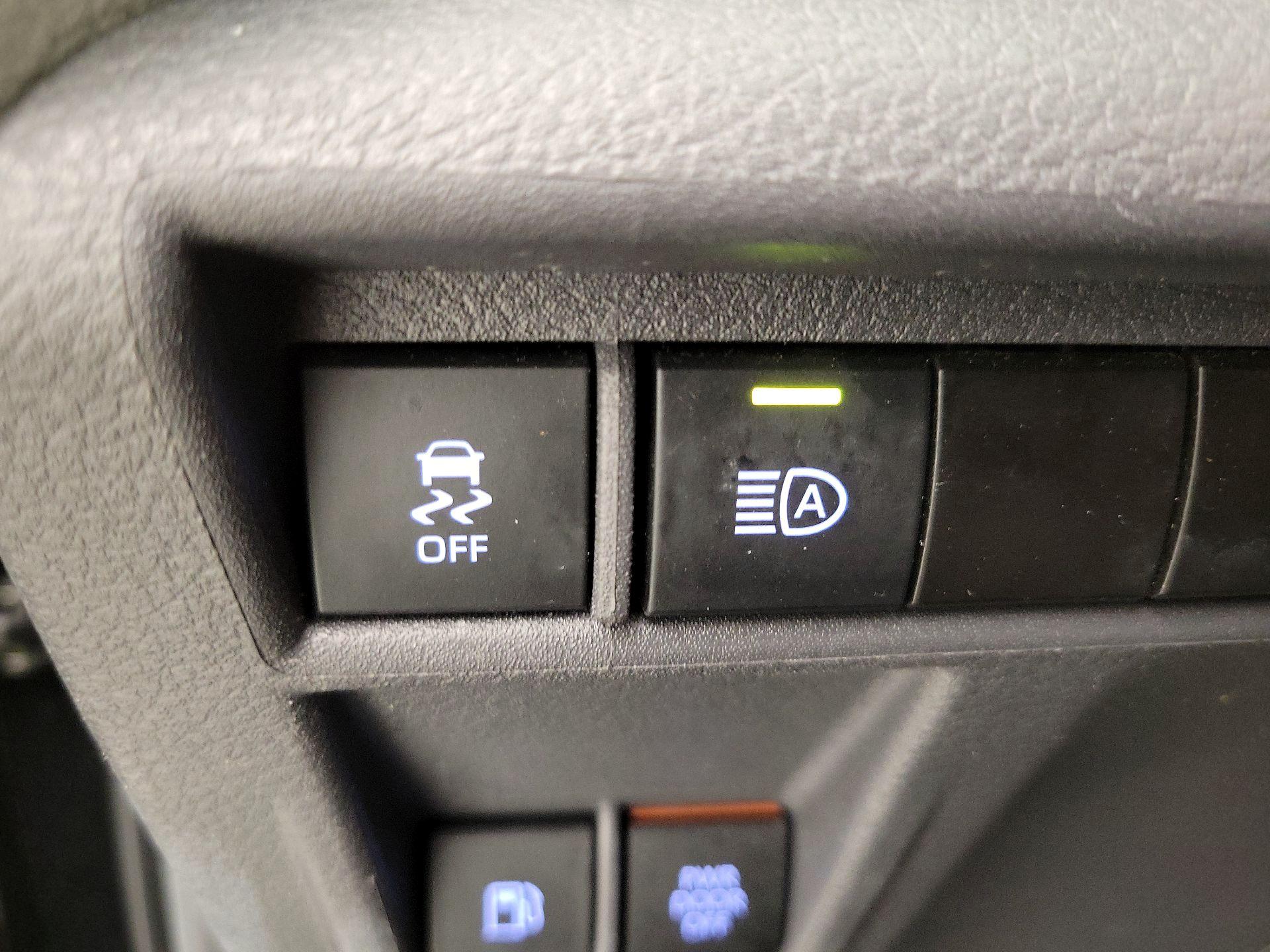 Thumbnail: 2024 Toyota Sienna - 13