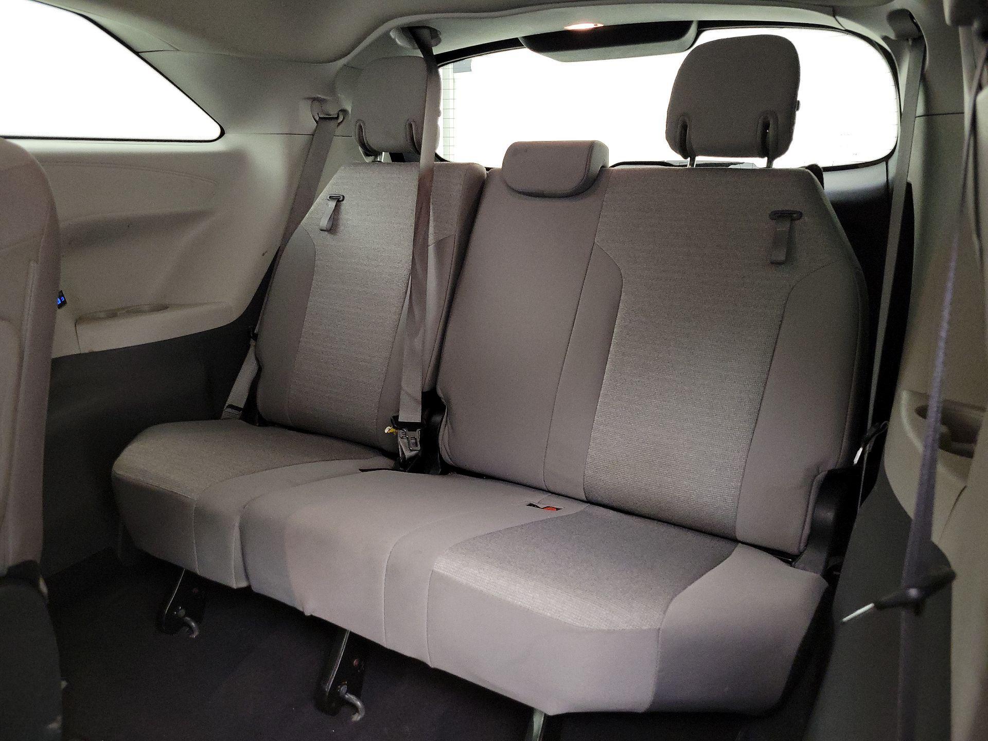 Thumbnail: 2024 Toyota Sienna - 20