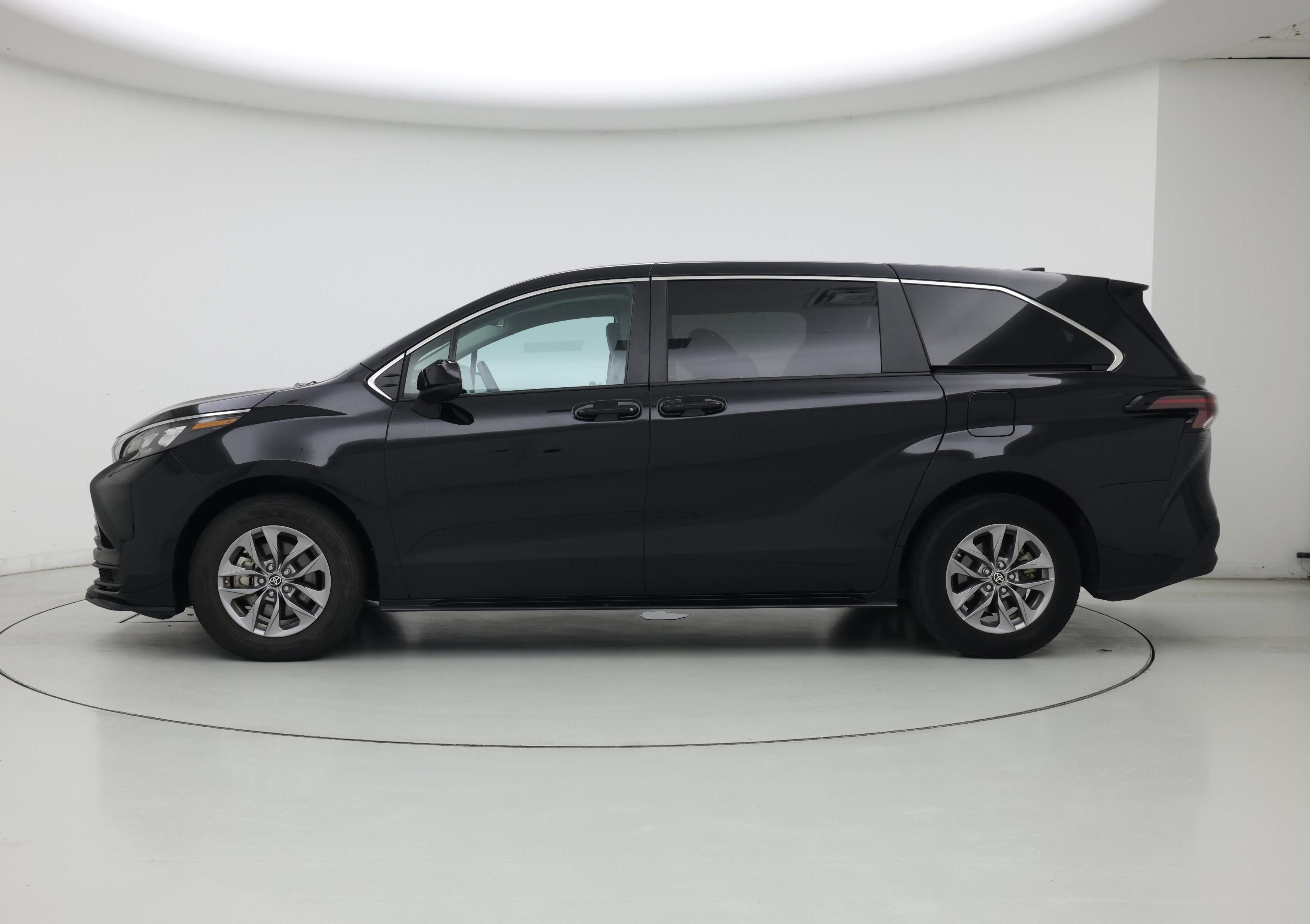 Thumbnail: 2024 Toyota Sienna - 3