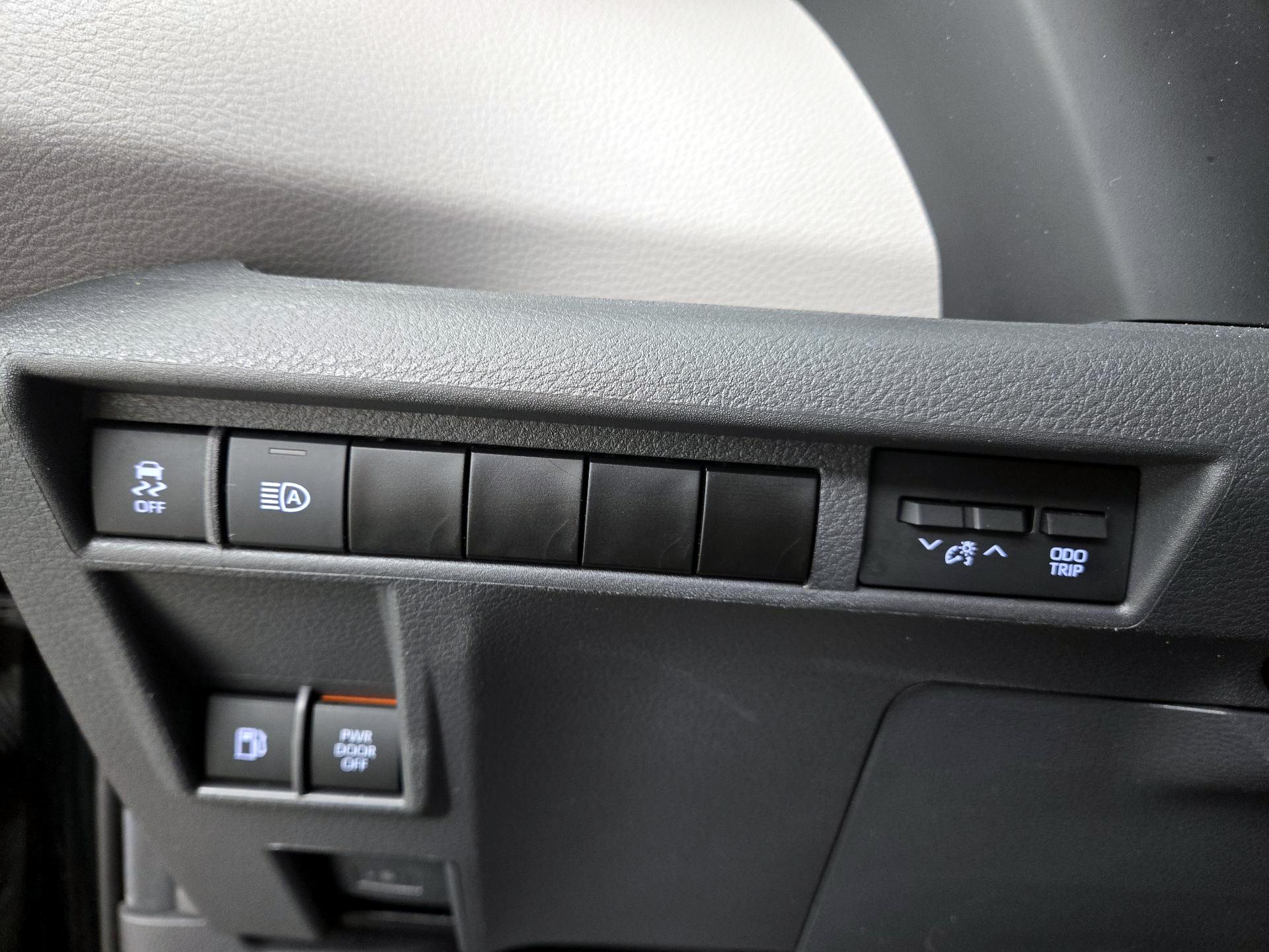 Thumbnail: 2024 Toyota Sienna - 13