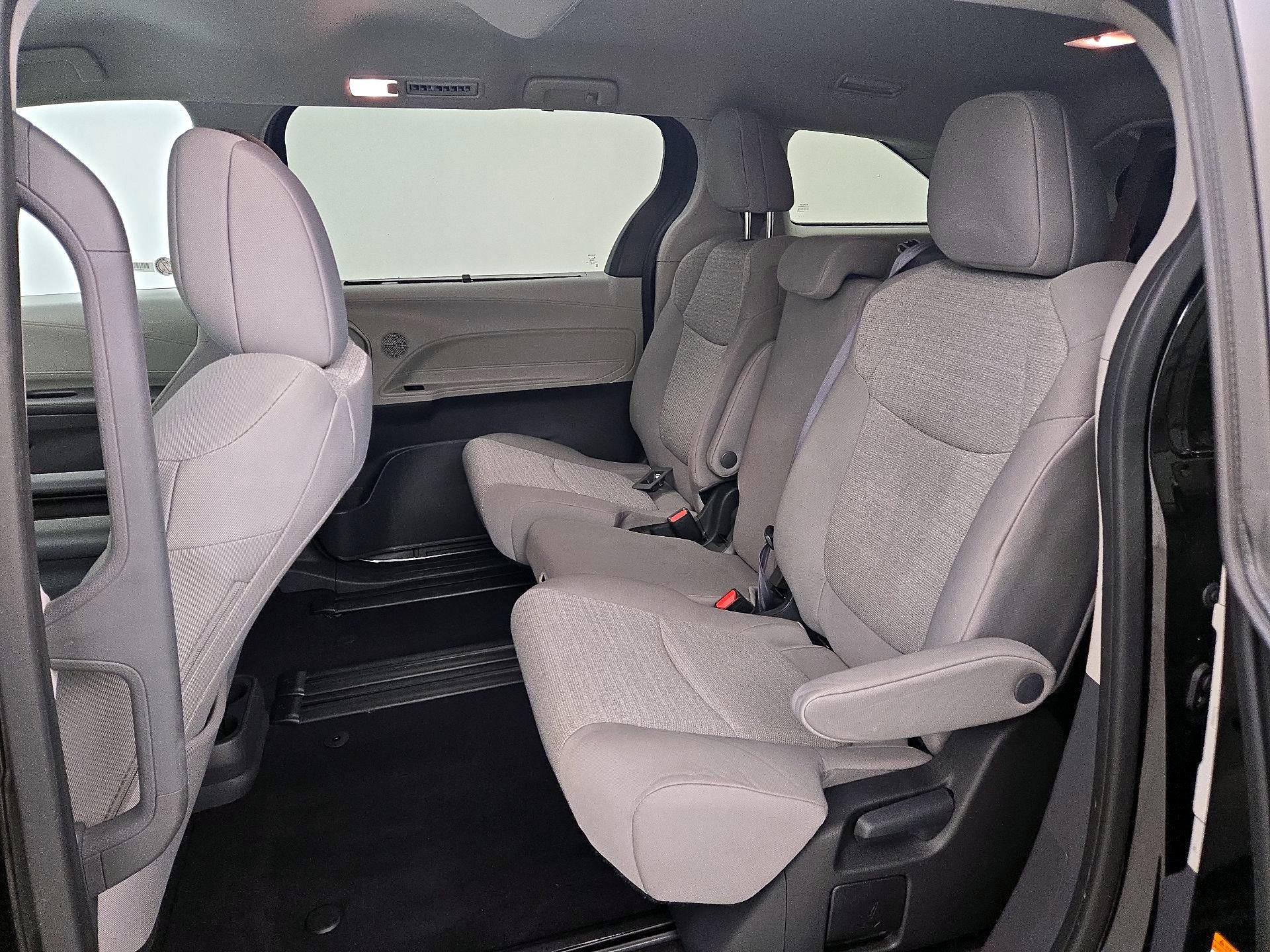 Thumbnail: 2024 Toyota Sienna - 19