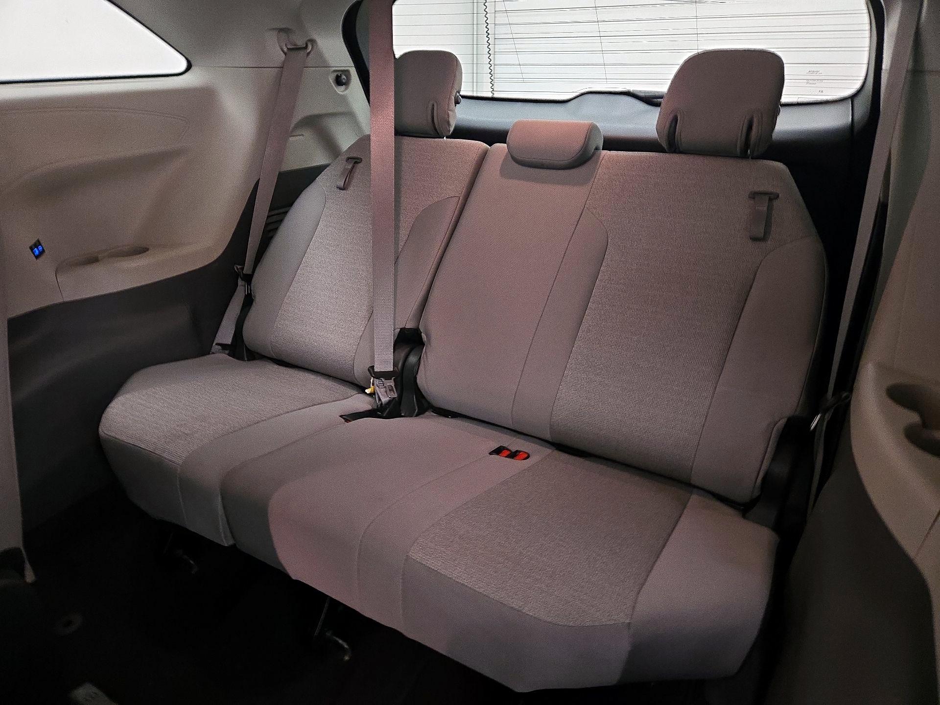 Thumbnail: 2024 Toyota Sienna - 20