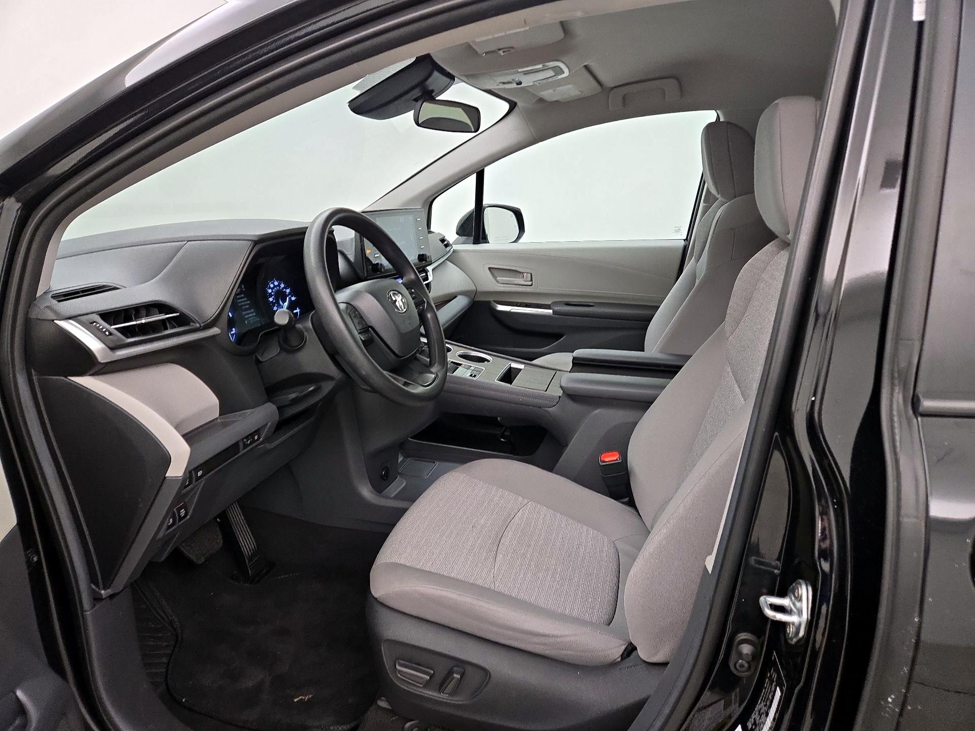 Thumbnail: 2024 Toyota Sienna - 11