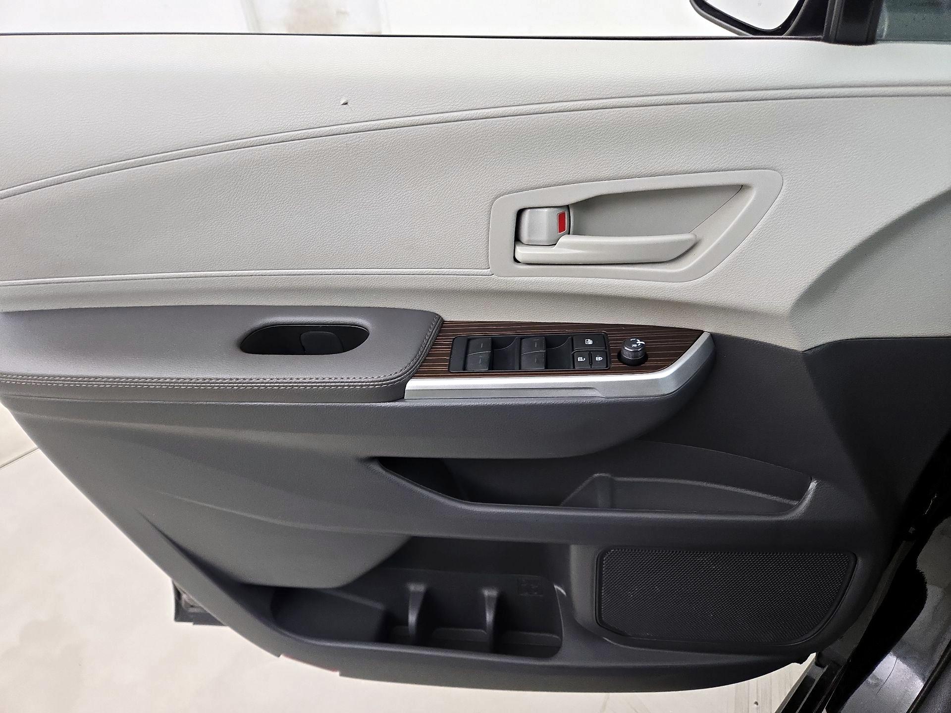 Thumbnail: 2024 Toyota Sienna - 12