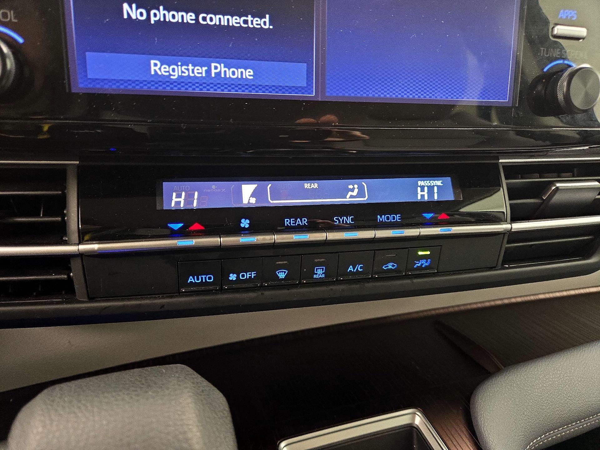 Thumbnail: 2024 Toyota Sienna - 16