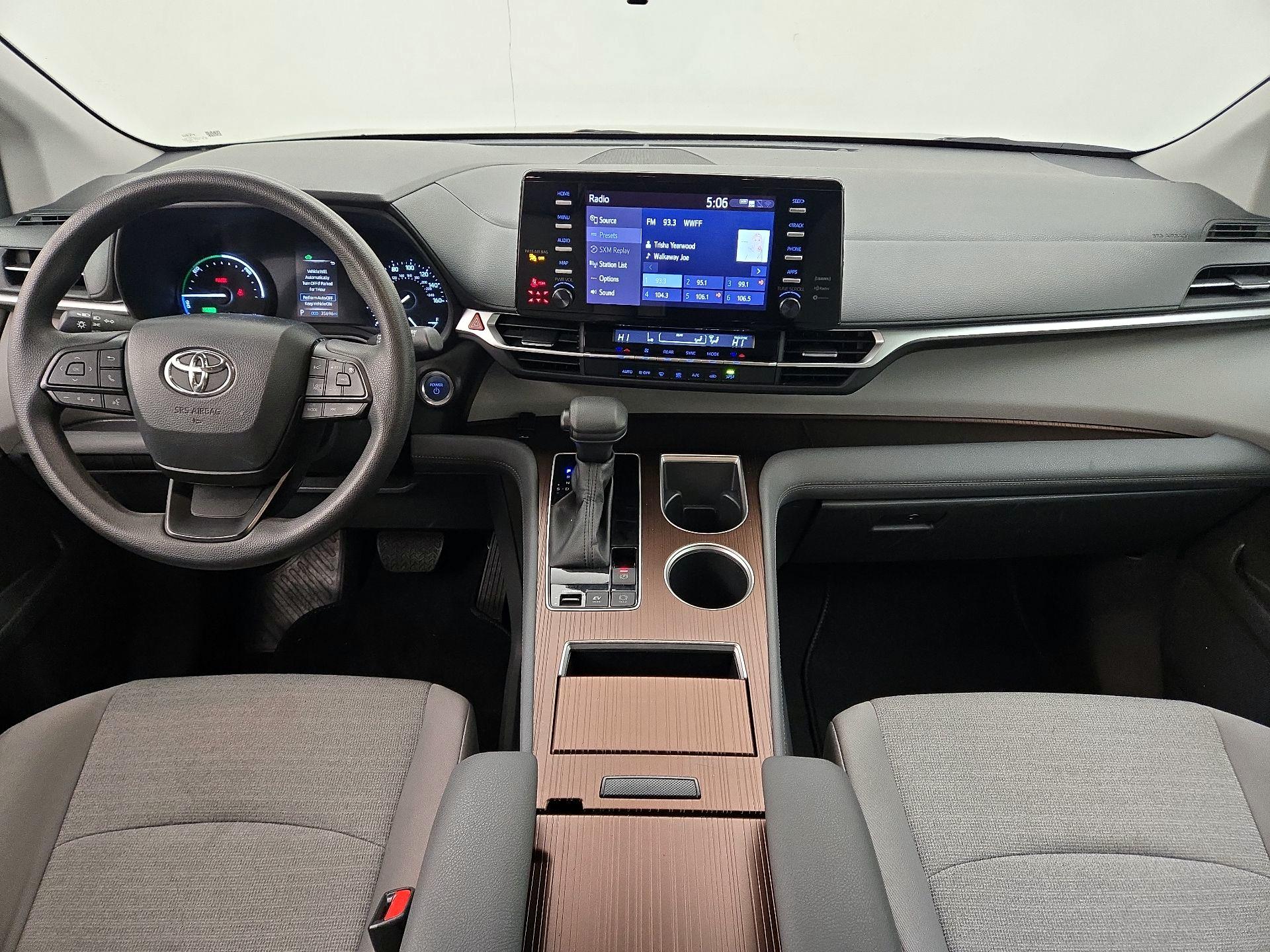 Thumbnail: 2024 Toyota Sienna - 9