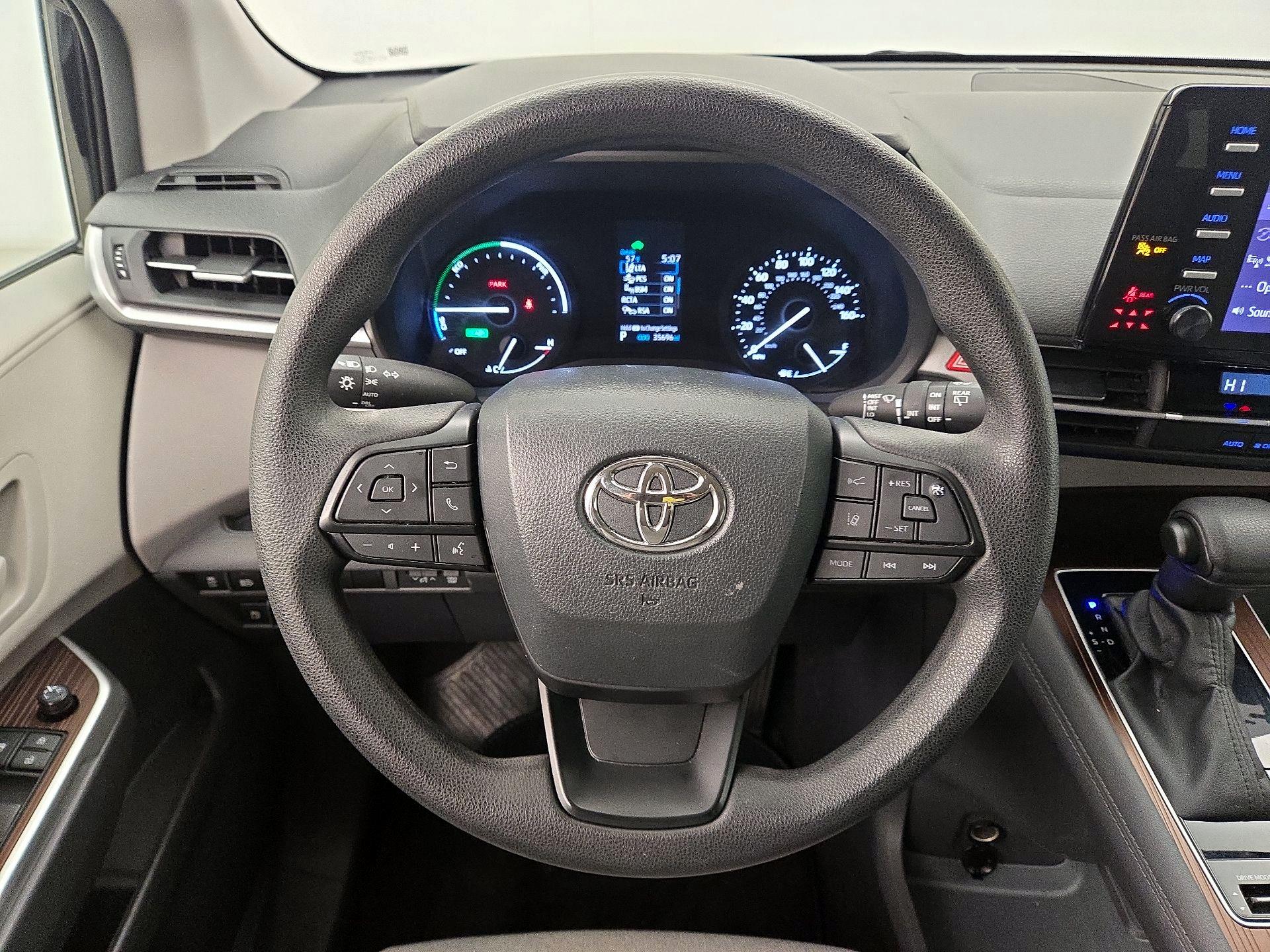 Thumbnail: 2024 Toyota Sienna - 10