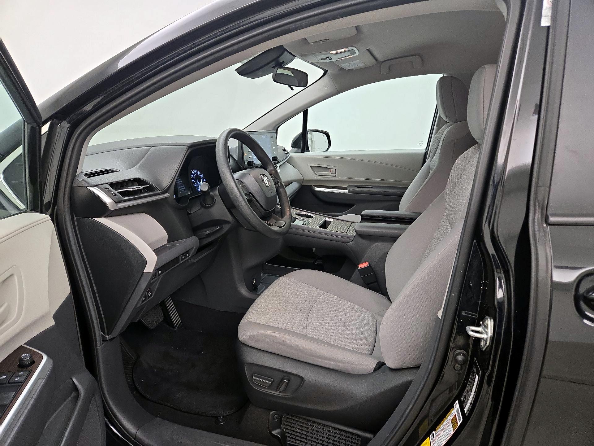 Thumbnail: 2024 Toyota Sienna - 11