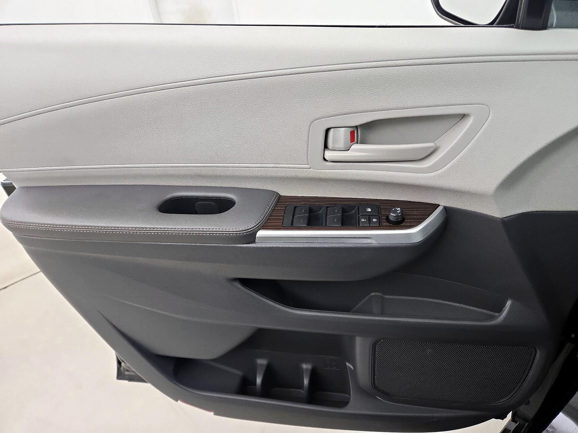 Thumbnail: 2024 Toyota Sienna - 12