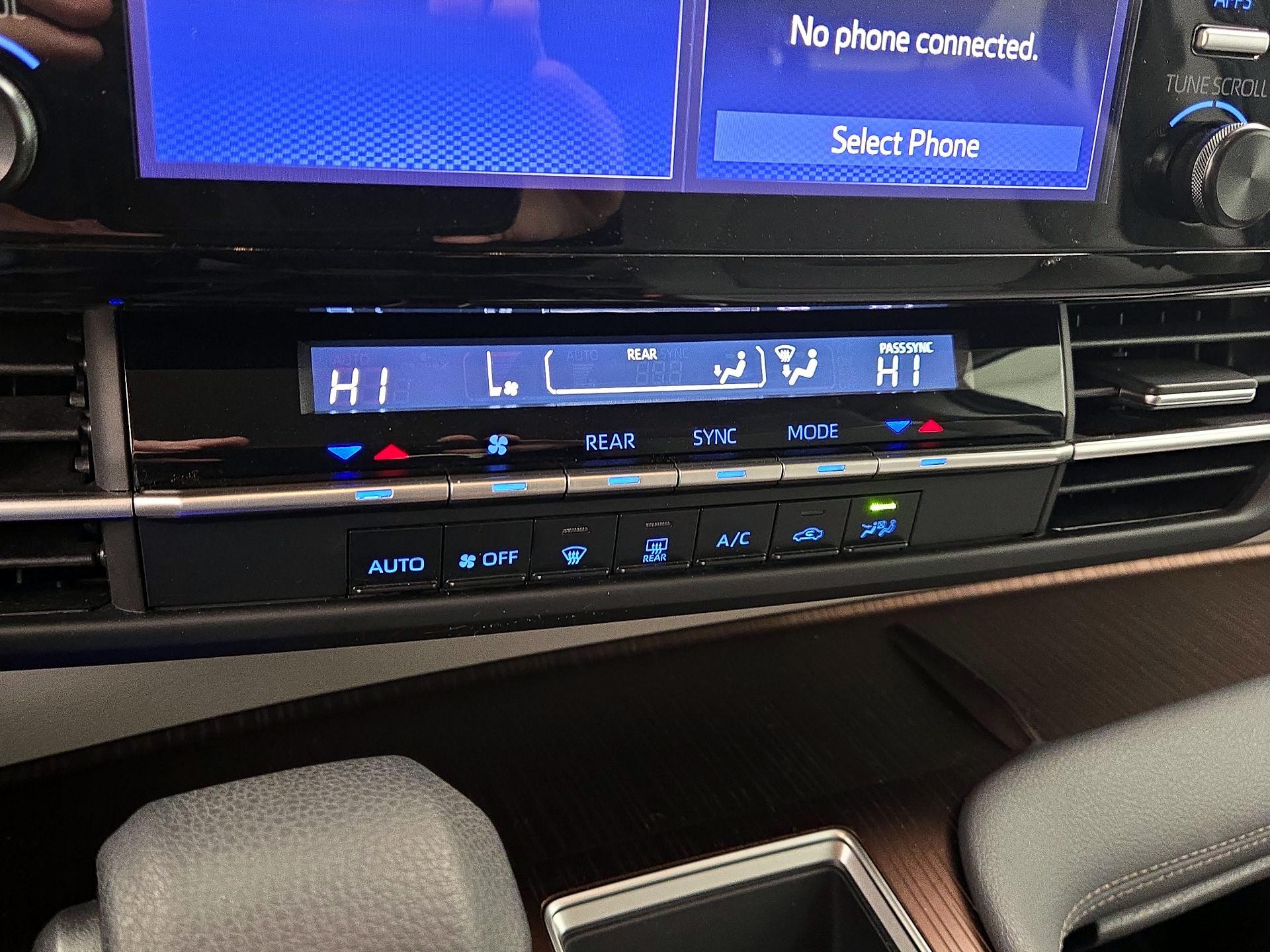 Thumbnail: 2024 Toyota Sienna - 16