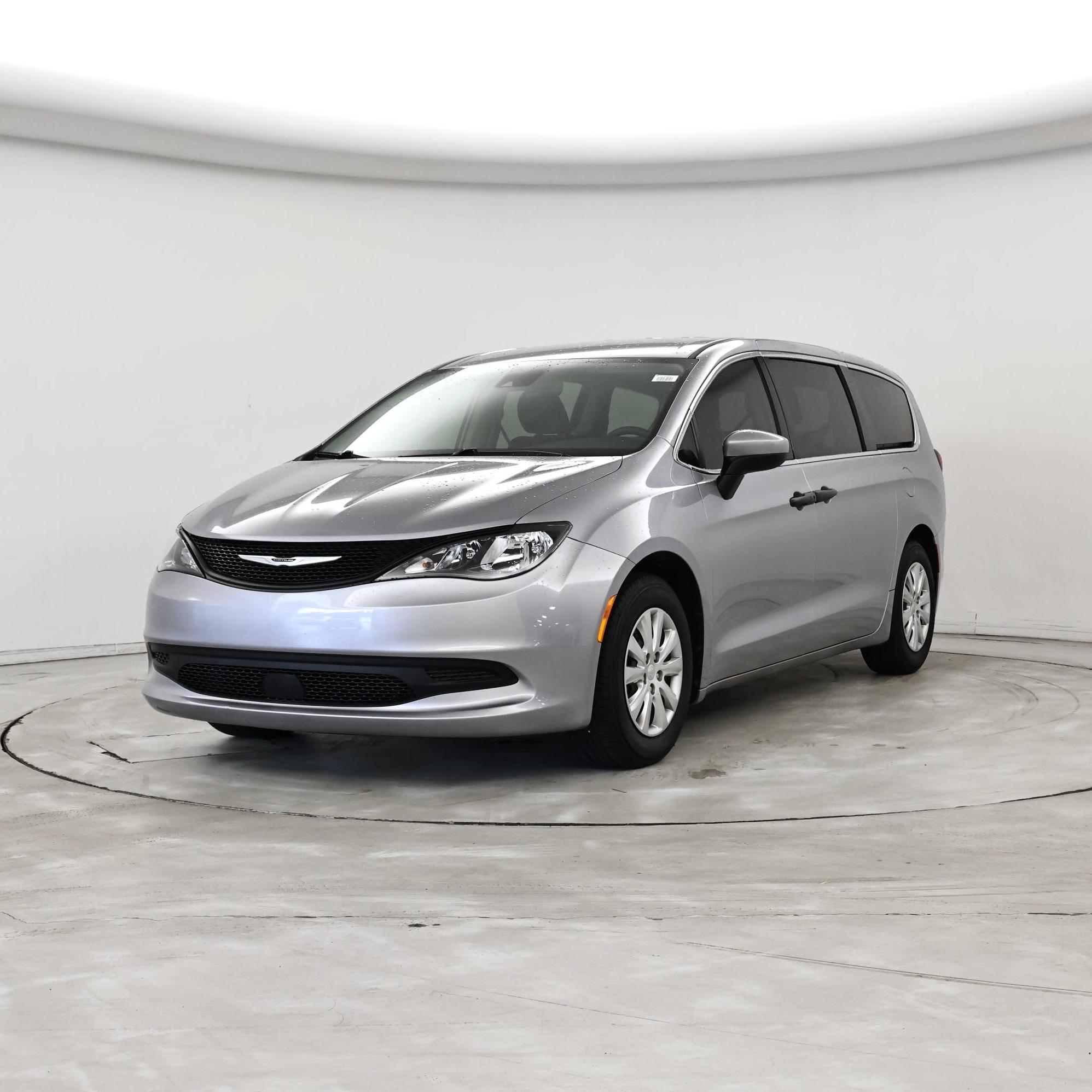 Thumbnail: 2021 Chrysler Voyager - 4