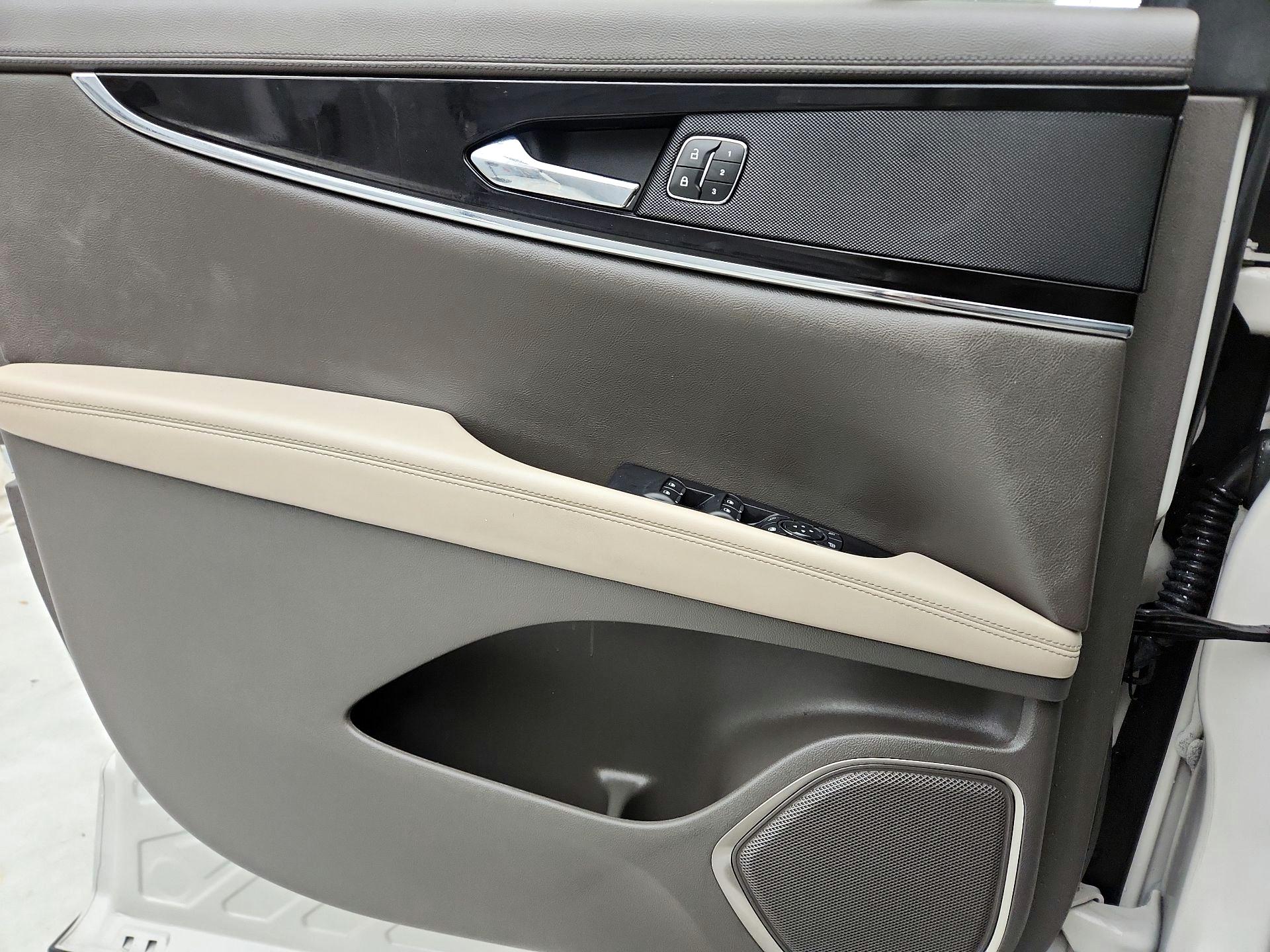 Thumbnail: 2022 Lincoln Nautilus - 12